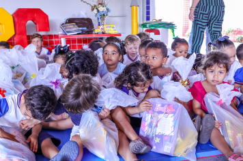 Prefeitura de Banzaê realiza entrega de Materiais Escolares para Alunos e Professores da Rede Municipal