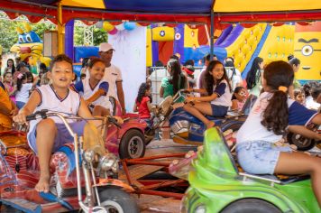 Prefeitura realiza Festival da Criança com muita diversão e entrega de brinquedos