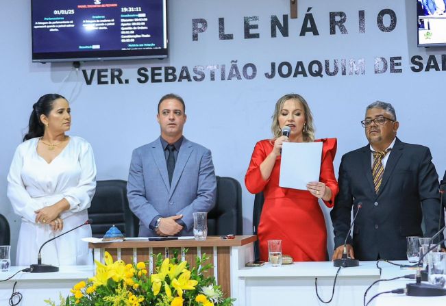 Banzaê dá posse à Prefeita Patrícia, Vice Adriano e Vereadores