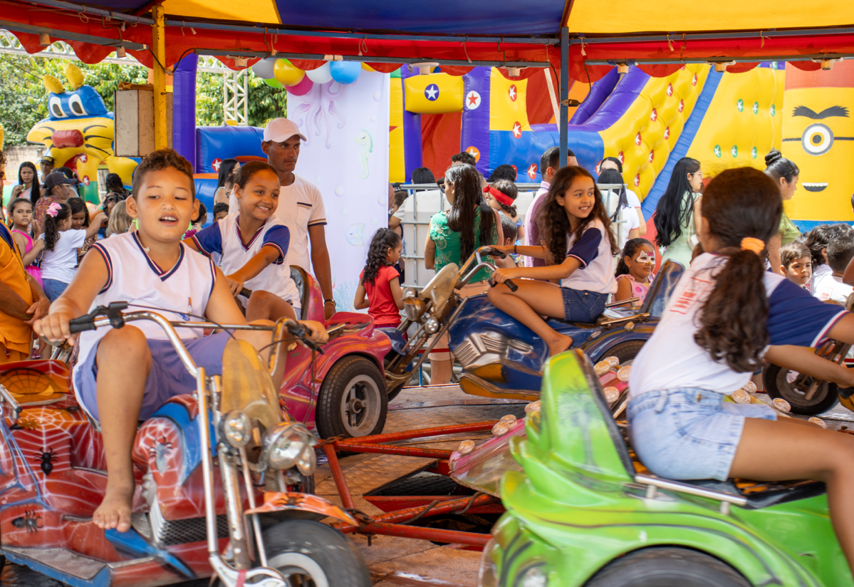 Prefeitura realiza Festival da Criança com muita diversão e entrega de brinquedos